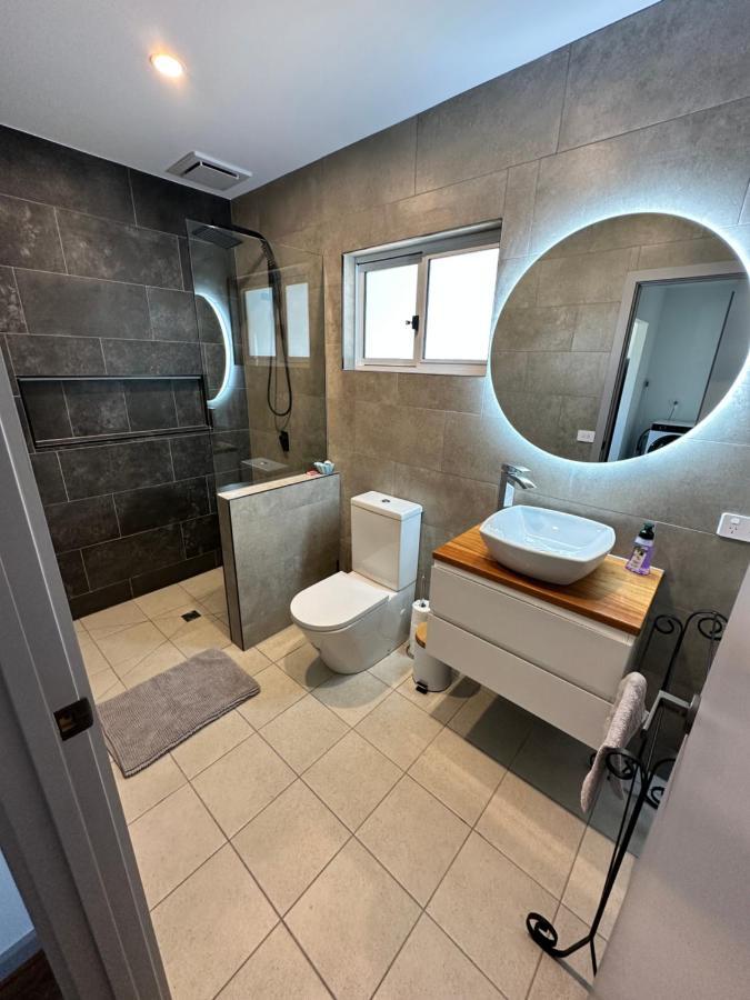 Luxury Holiday Unit 8Min Walk To Town Center With Boat Parking Mallacoota Exterior foto